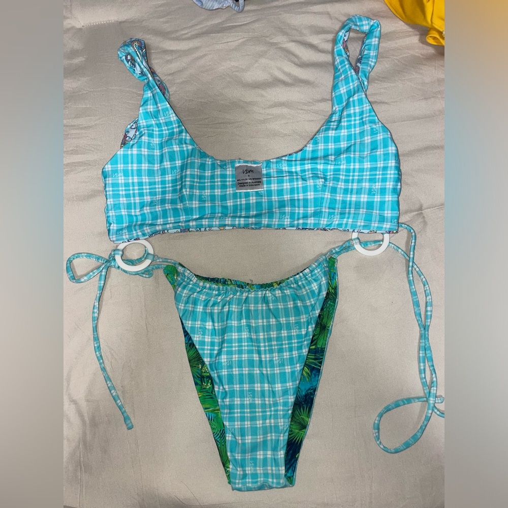 Vdm bikini top and bottom
